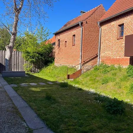 Kyritzer Budenhaeuser Nr 99 - Haus Virginia Peng - Kleinsthaus In Kyritz, Einer Charmanten Stadt Im Herzen Von Brandenburg Кириц
